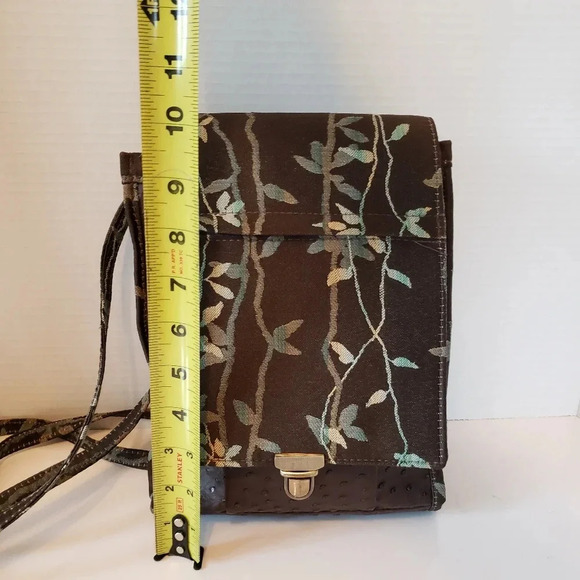 The Tea Garden Womans Brown Faux Ostrich Leather/Floral Fabric Crossbody Bag. - Picture 9 of 13